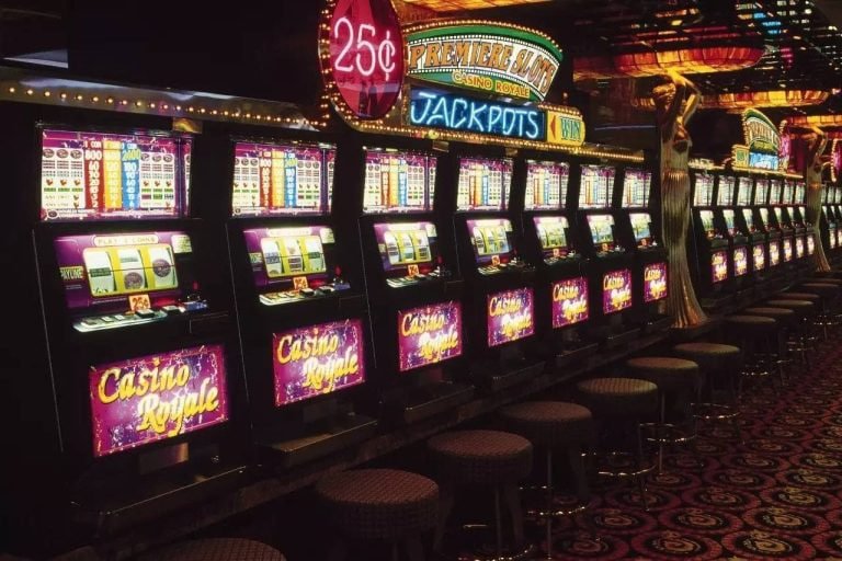 Tangkapan layar aplikasi mobile ciputra slot menampilkan menu utama dengan kategori permainan dan saldo akun